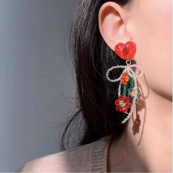 Red Heart Floral Beaded Earrings A1152 - Picture 2 of 4